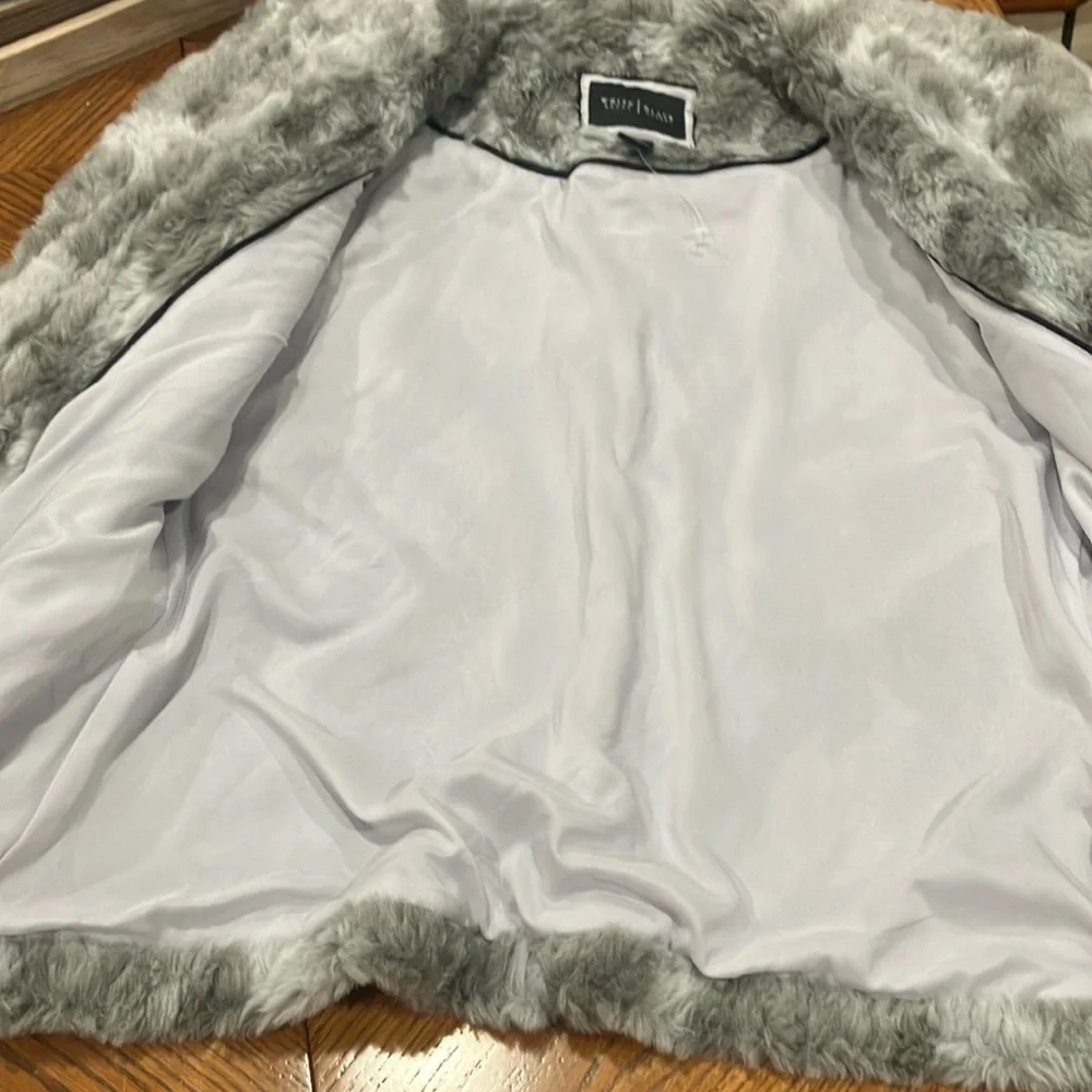 White House Black Market Faux Fur Vest - Picture 3 of 3